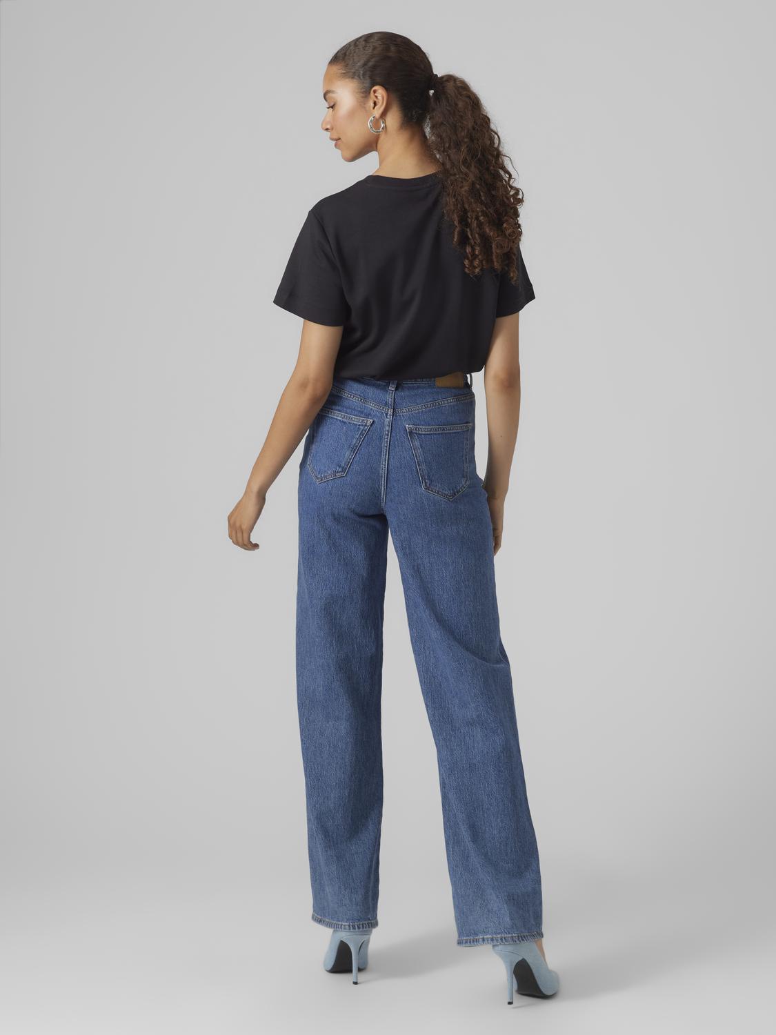 model_shot-back